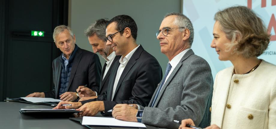 Schneider Electric renews its sponsorship with Hi! PARIS to accelerate open AI research and support the training of new talent